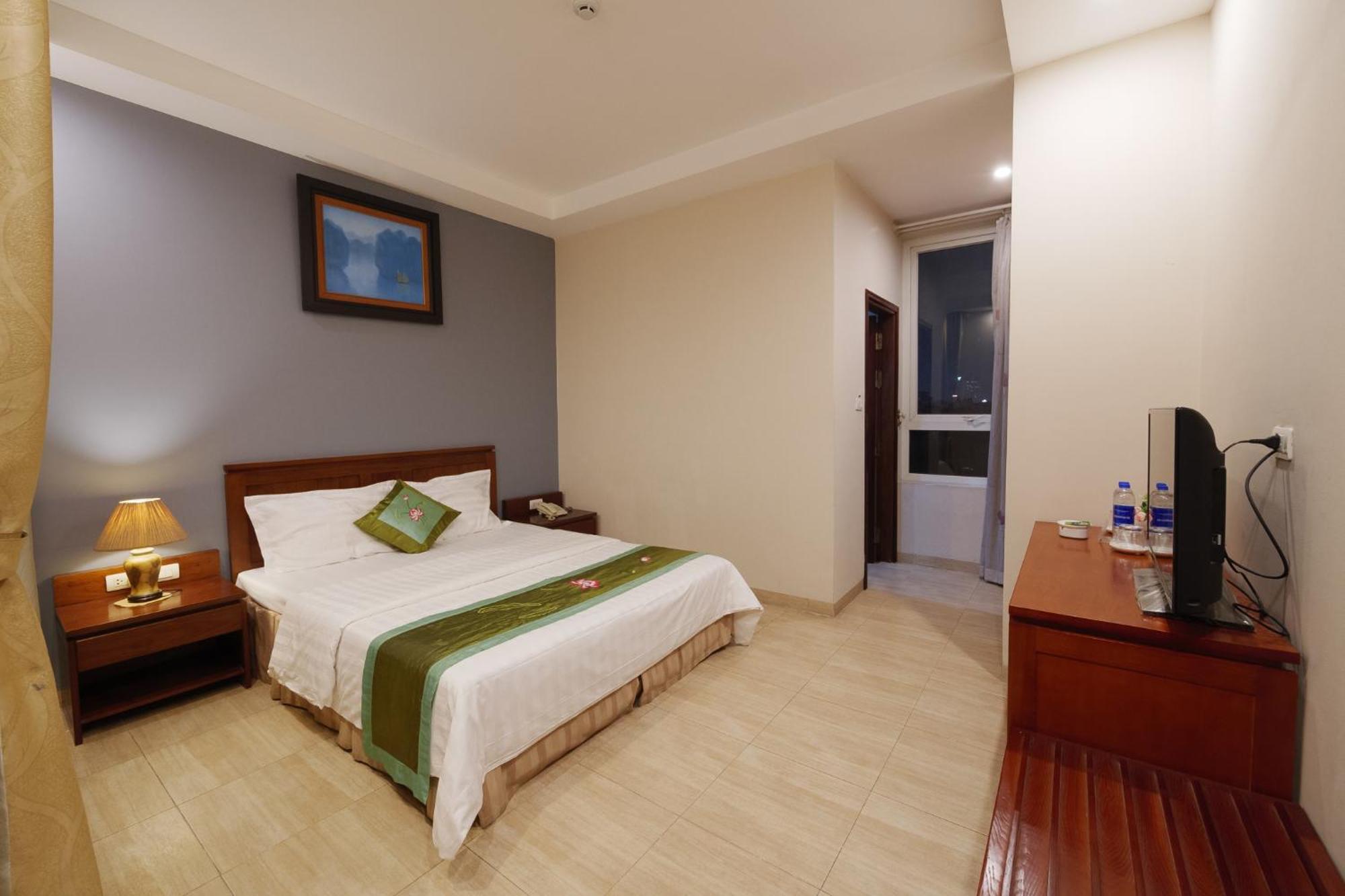 Ngan Ha Hotel Long Bien Hanoi Eksteriør billede