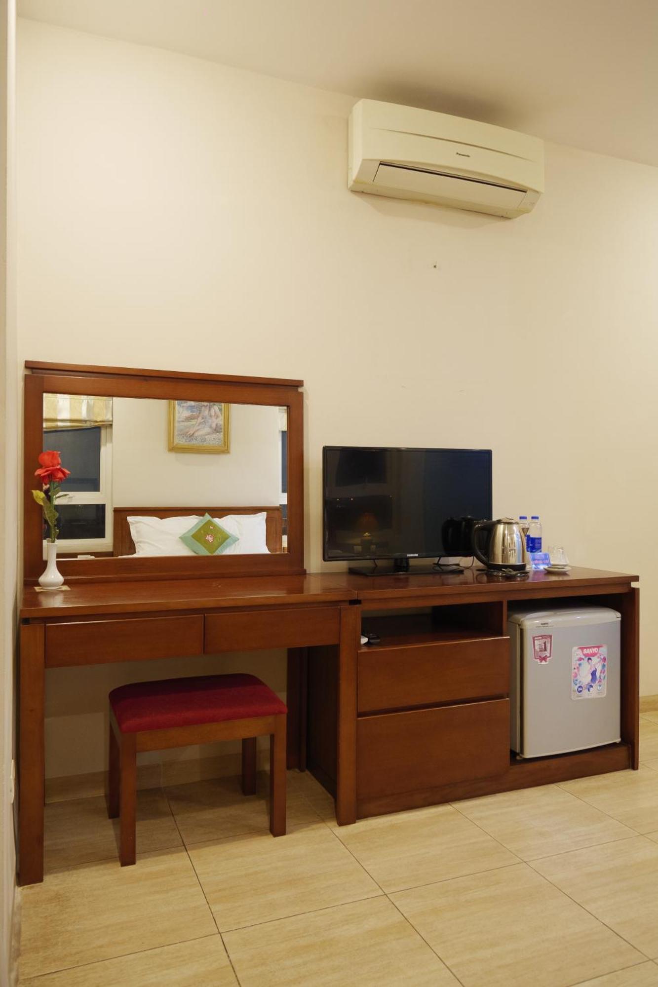 Ngan Ha Hotel Long Bien Hanoi Eksteriør billede