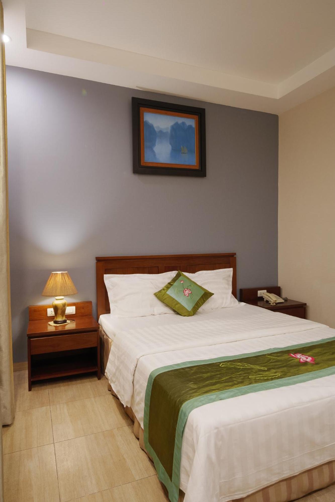 Ngan Ha Hotel Long Bien Hanoi Eksteriør billede